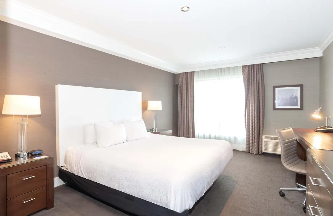 Sandman Hotel Abbotsford Airport-1