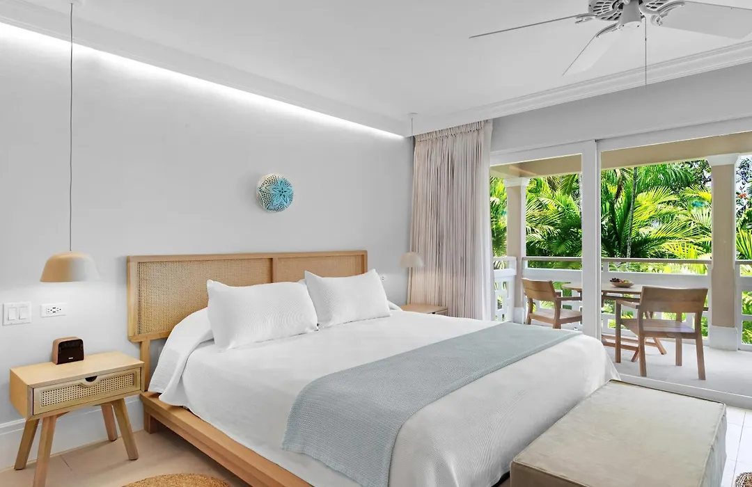 Couples Sans Souci (Adults Only)-1