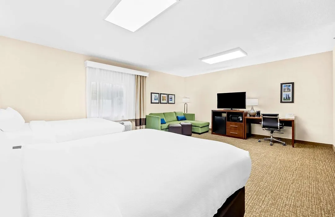Comfort Inn & Suites Pueblo-1