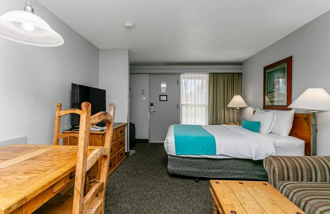 Tonquin Inn-1