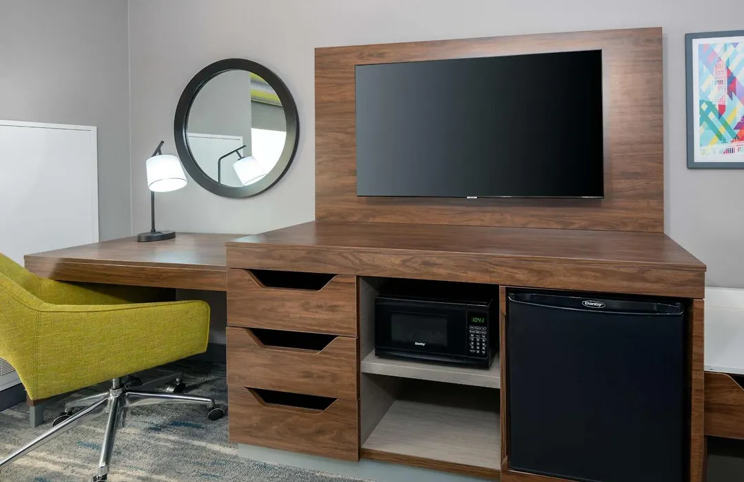 Hampton Inn & Suites Cleveland-Beachwood-1