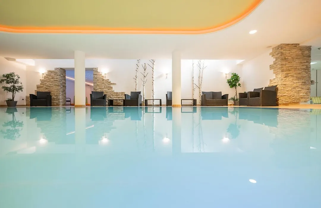 Wirtshaushotel Alpenrose-1