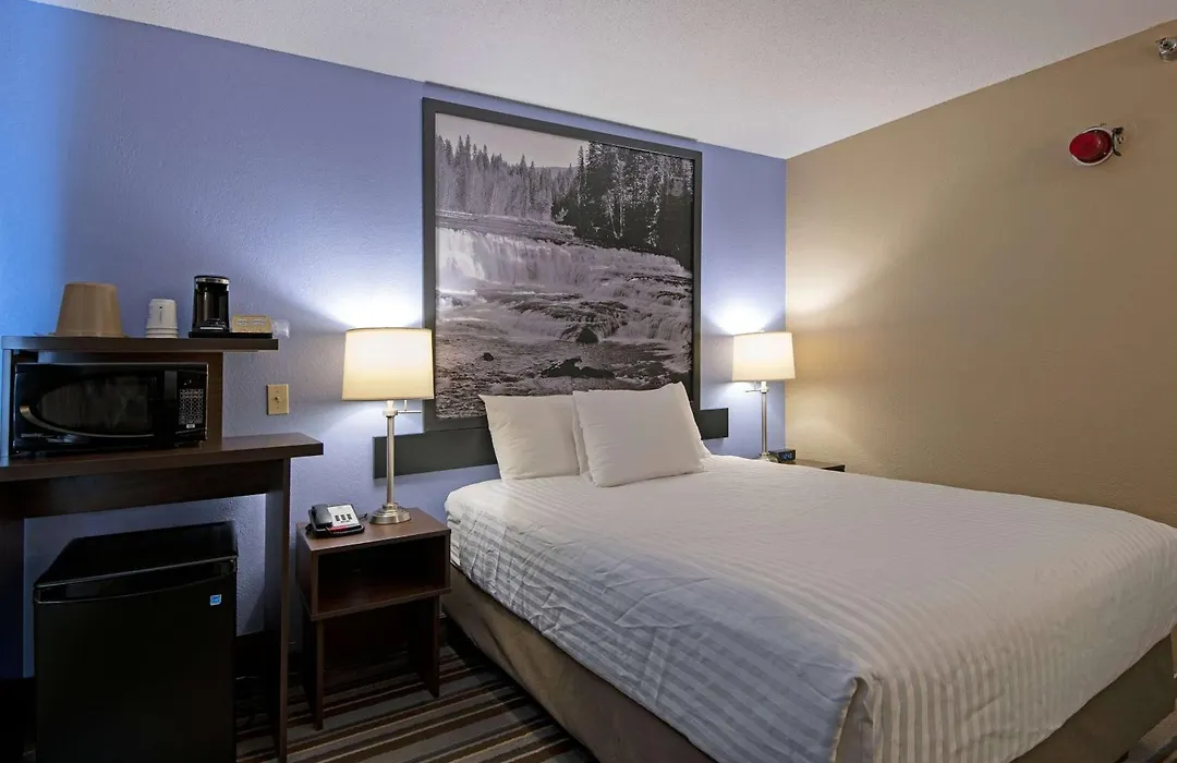 Super 8 By Wyndham Kamloops On The Hill-1