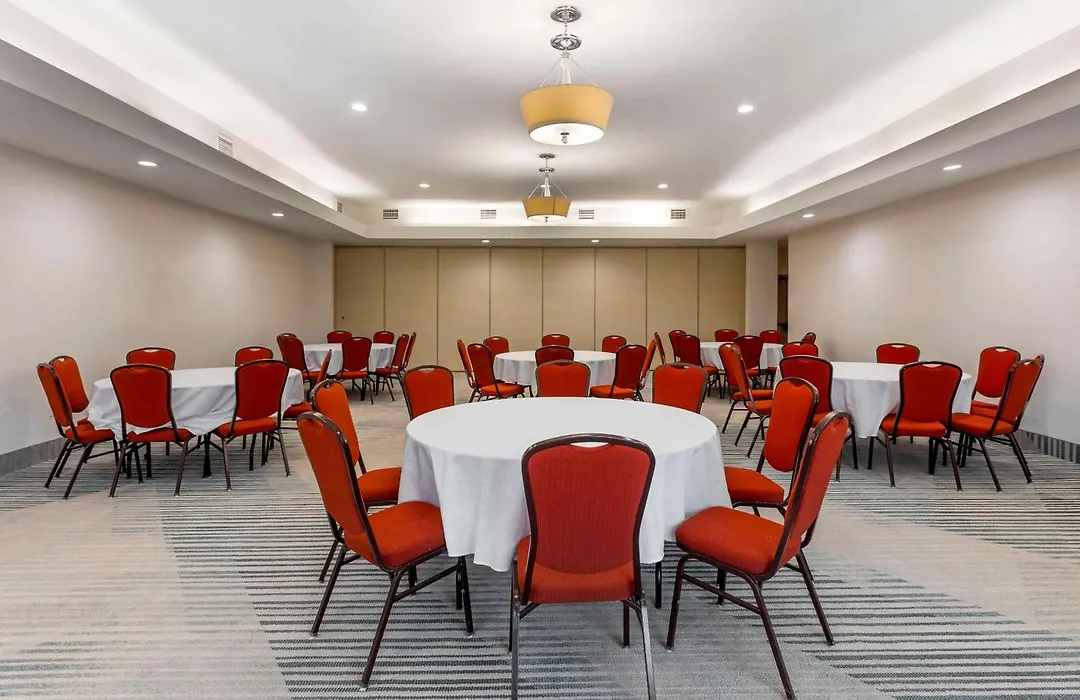 Comfort Inn & Suites Verona At Turning Stone Resort Casino-1