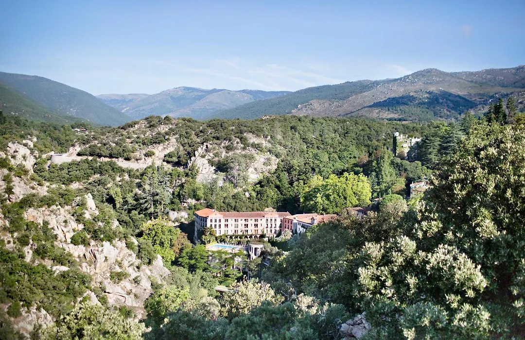 Les Pyrenees - Le Grand Hotel & Le Chateau-1