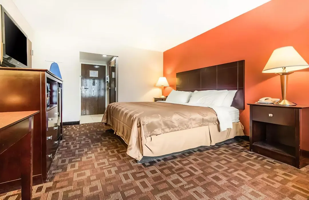 Quality Inn & Suites Lawrenceburg-1