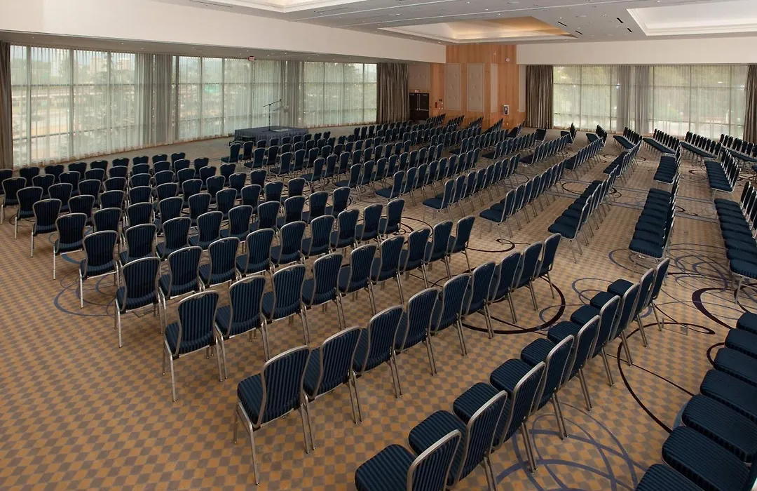 Delta Hotels By Marriott Burnaby Conference Centre-1