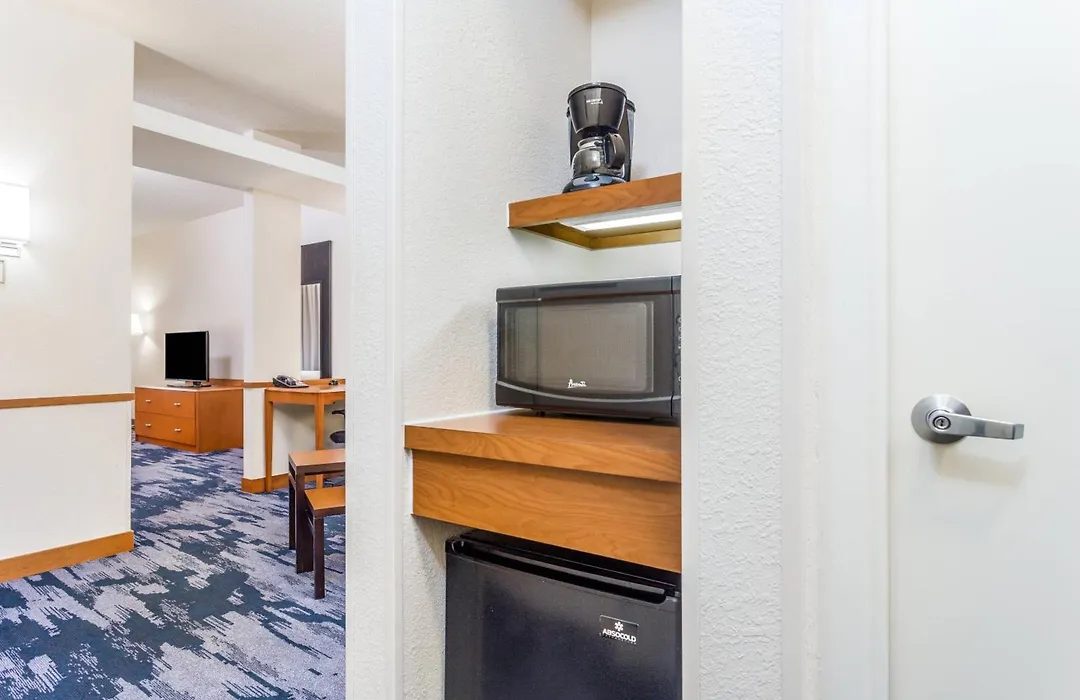 Fairfield Inn And Suites By Marriott Madison East-1