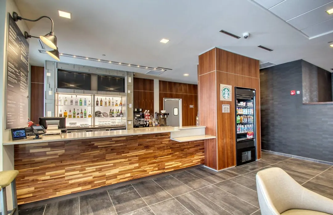 Courtyard By Marriott Fargo-1