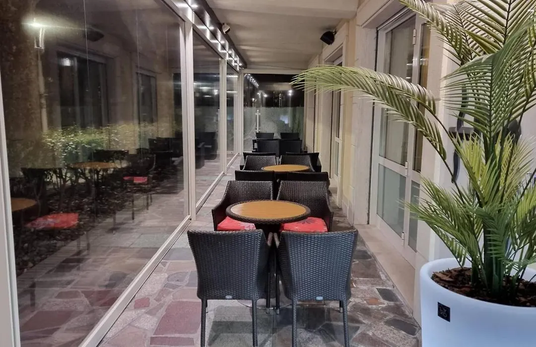 Hotel Madison-1