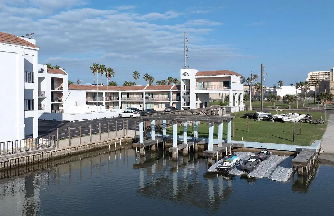 Windwater Hotel And Marina-1
