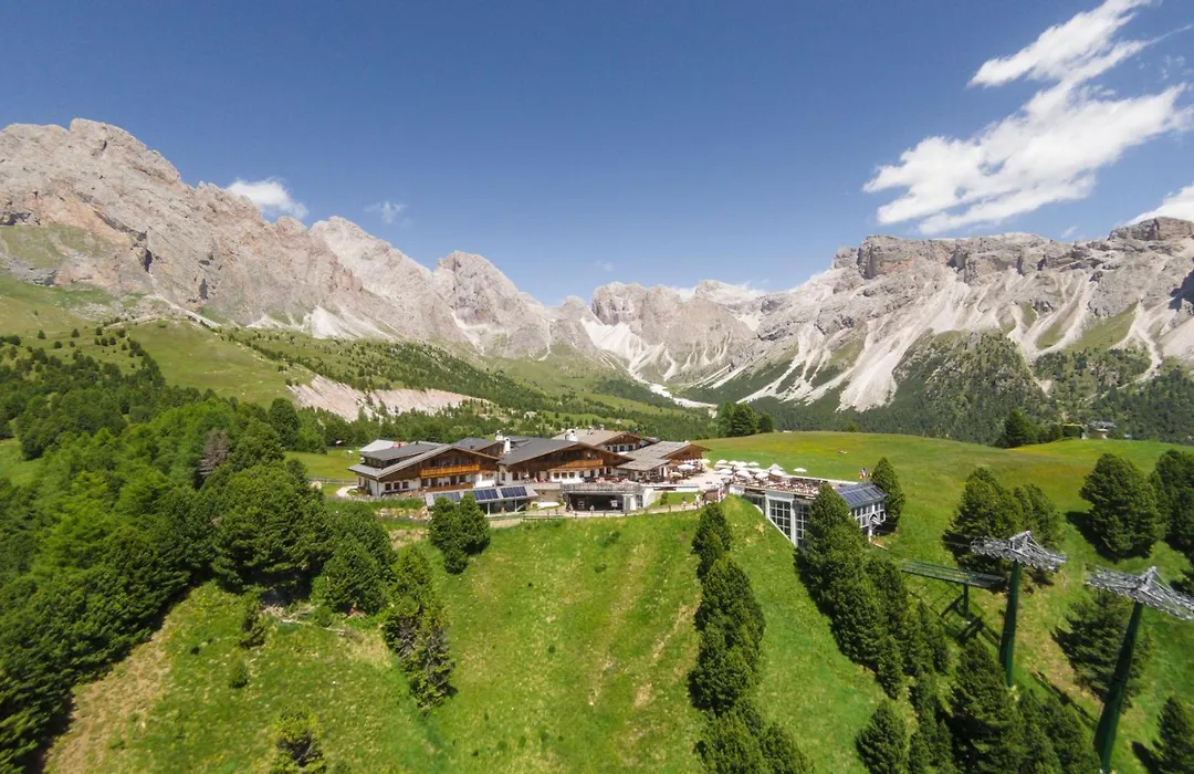 Almhotel Col Raiser-1