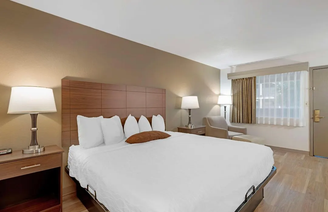 Best Western Green Bay Inn And Conference Center-1
