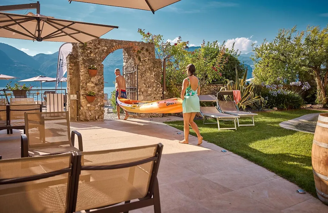 Lake Front Hotel Brenzone-1