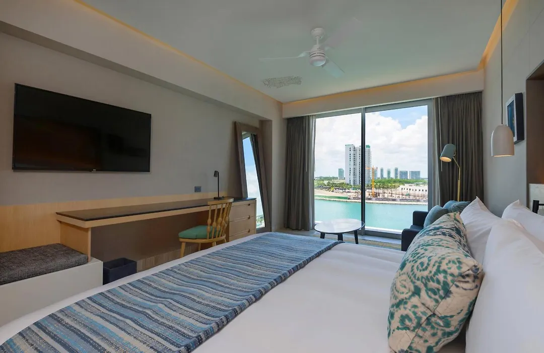 Renaissance Cancun Resort & Marina-1