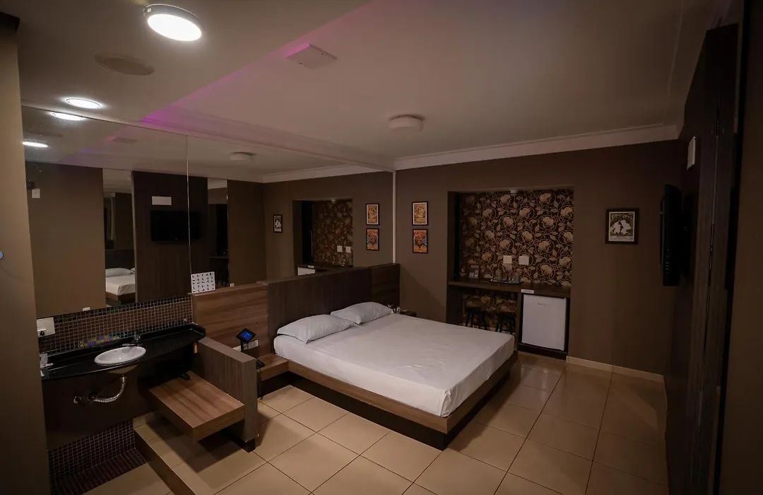 Tantra Motel-1