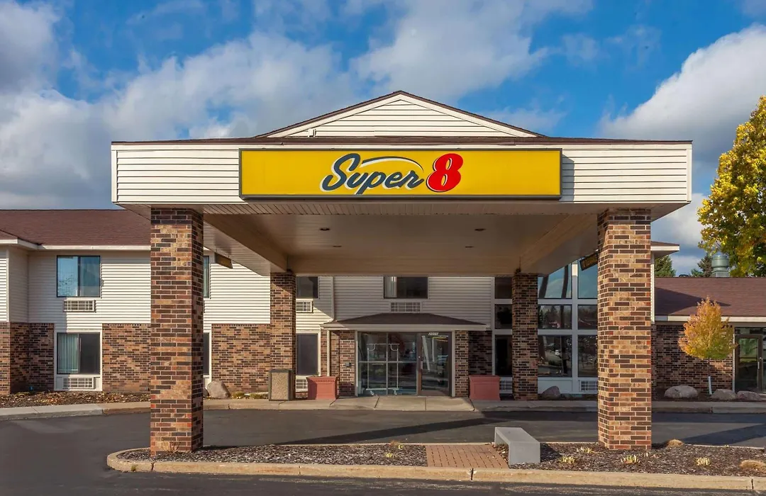 Super 8 By Wyndham Wausau-1