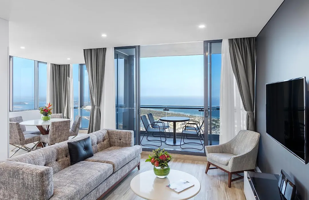 Meriton Suites Southport-1