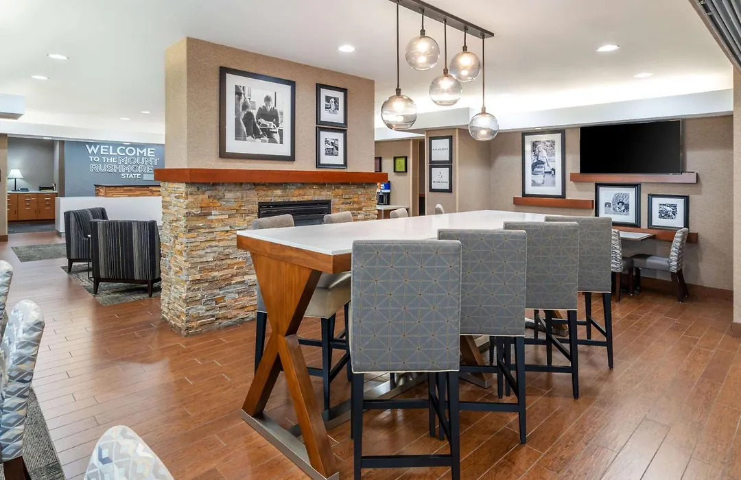 Hampton Inn Mitchell-1