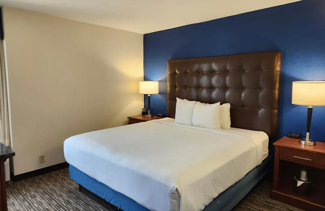 Heritage Inn & Suites St Louis Fenton, Trademark By Wyndham-1