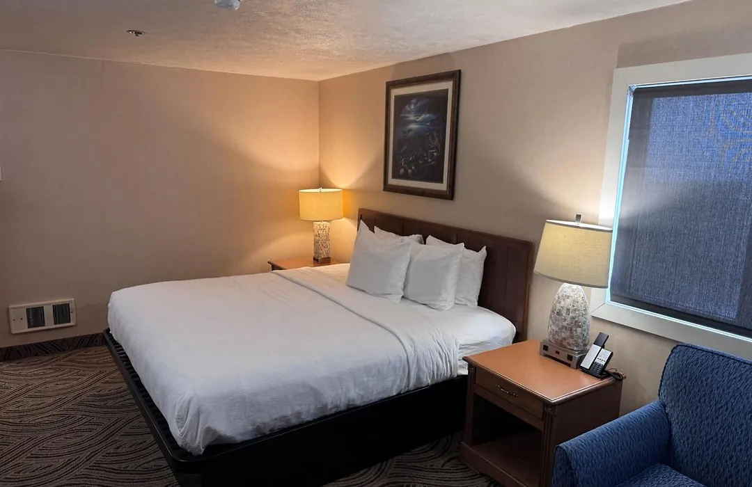Promenade Inn & Suites Oceanfront-1