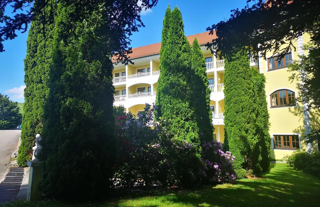 Wellnesshotel Parkschlössl zu Thyrnau-1