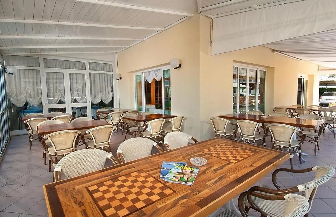 Hotel Saint Tropez Spa & Restaurant-1