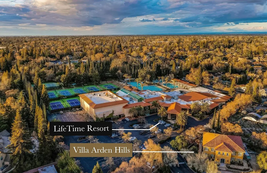 Villa Arden Hills-1