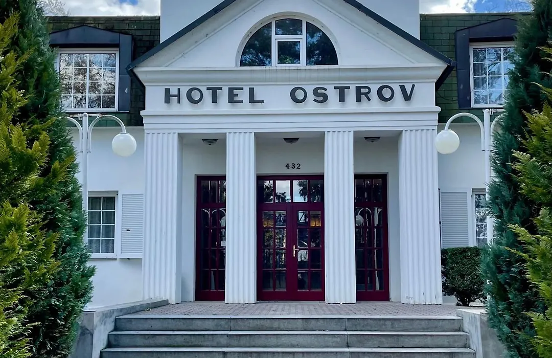 Hotel Ostrov-1