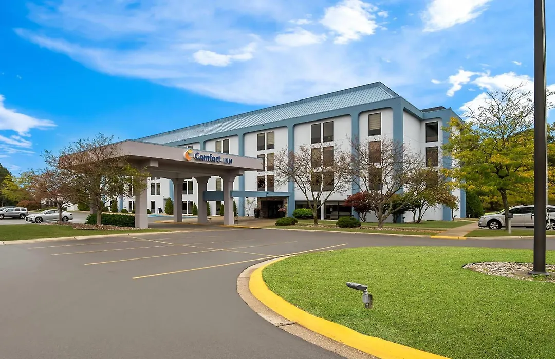 Comfort Inn Cadillac-1