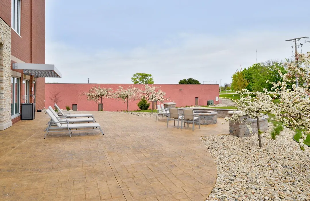 Holiday Inn Express & Suites Madison By Ihg-1
