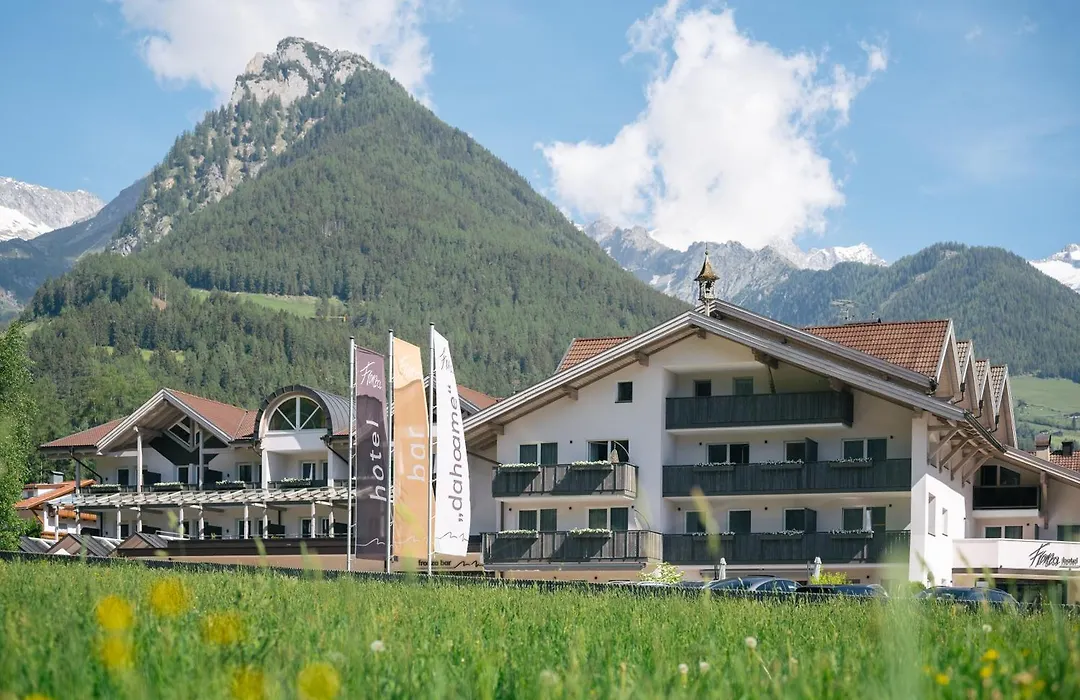 Hotel Fronza - Your Hike & Mountain Home-1