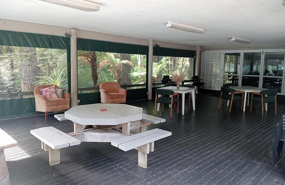 Woodlands Motel-1