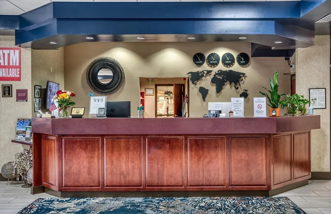 Evergreen Inn & Suites-1