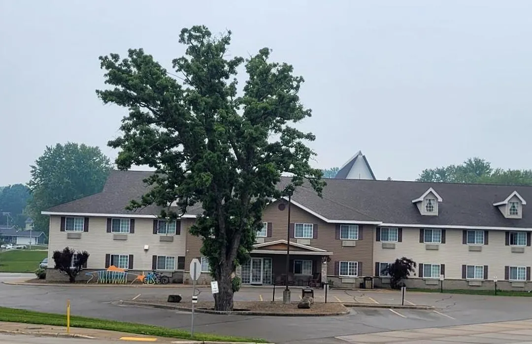 Country Trails Inn &Suites-1
