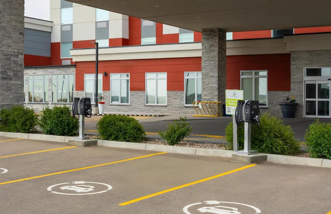 Best Western Premier Executive Residency Medicine Hat-1