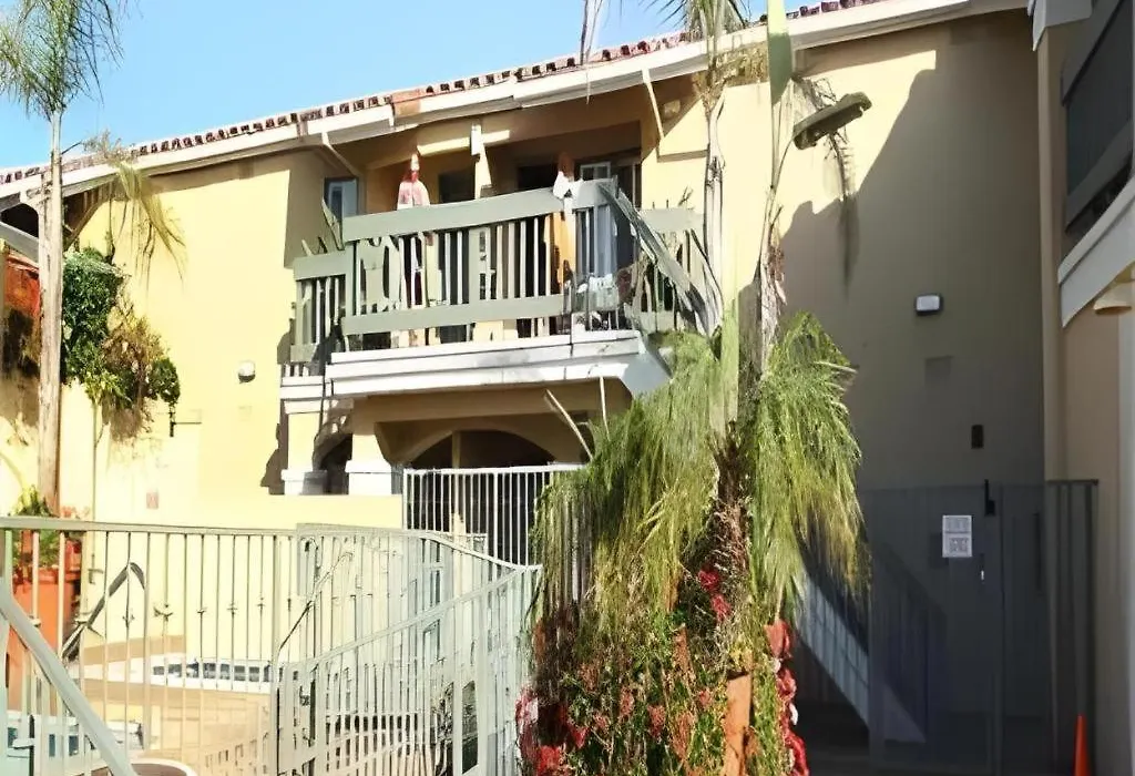 Laguna Brisas - A Beach Hotel-1