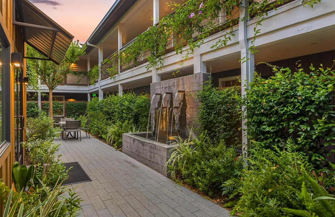 Best Western Plus Stevenson Manor-1