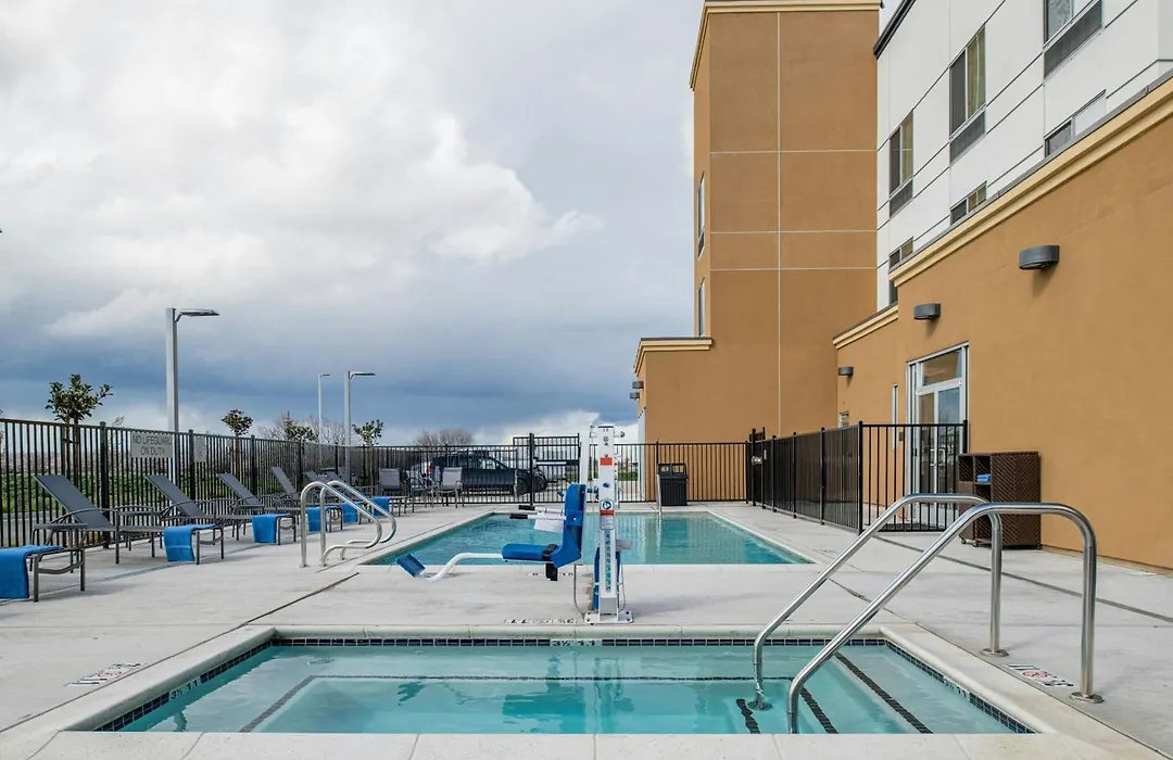 Fairfield By Marriott Inn & Suites Winters Davis-1