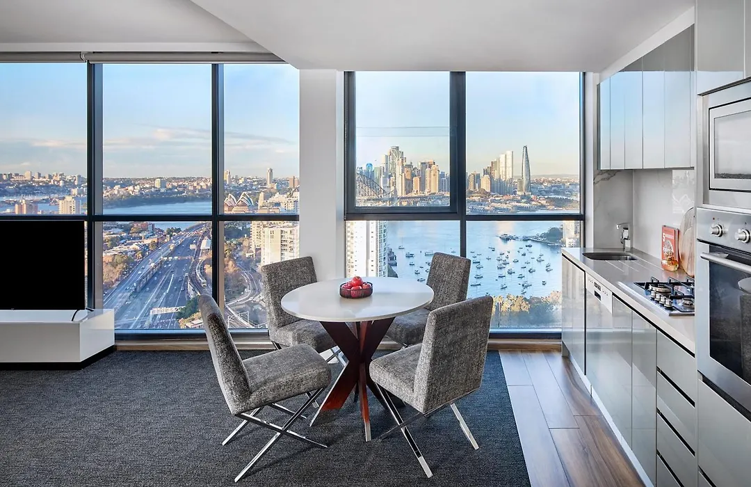 Meriton Suites North Sydney-1