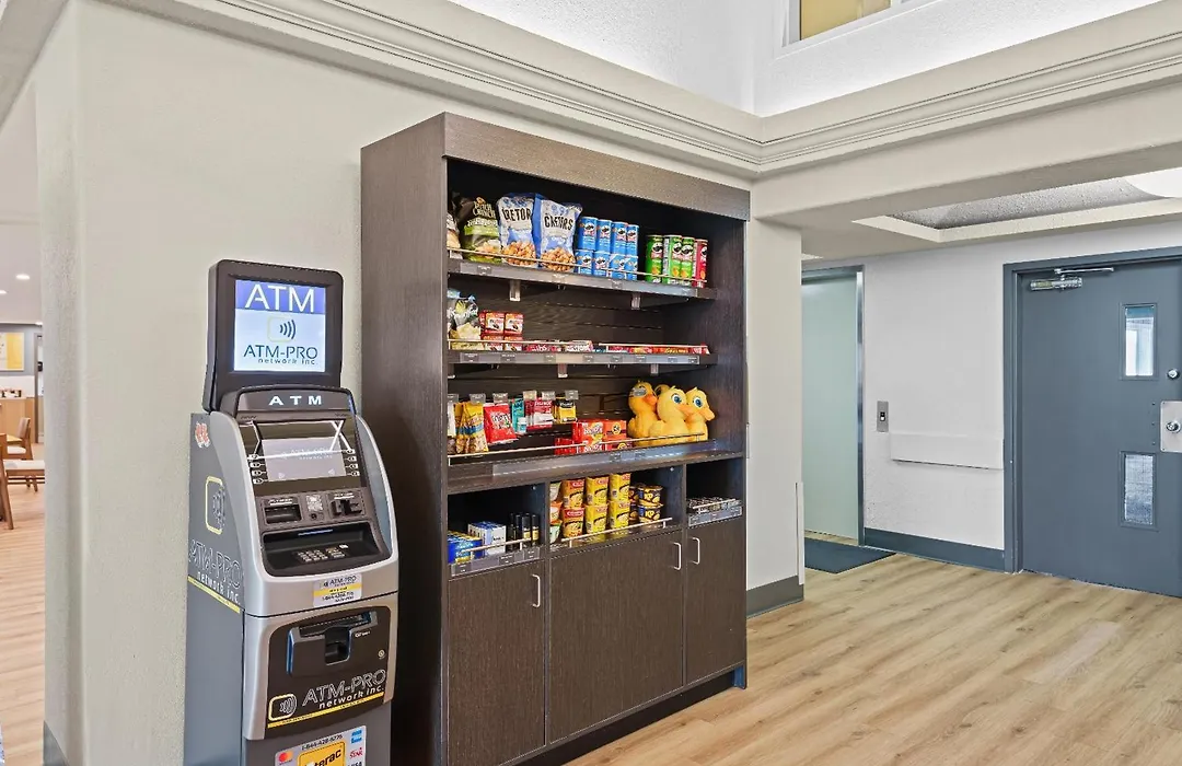 Days Inn By Wyndham Regina-1