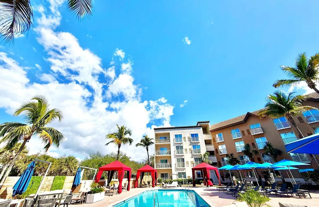 Holiday Inn Express & Suites Naples Downtown - 5Th Avenue By Ihg-1