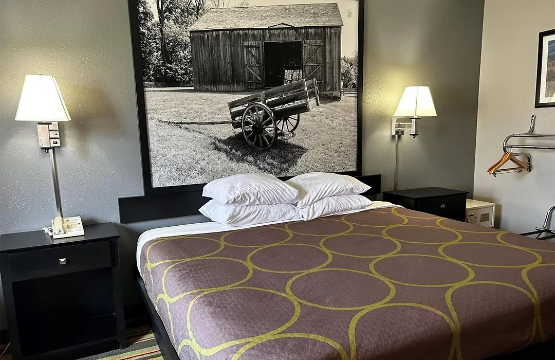 Super 8 By Wyndham Mound City-1