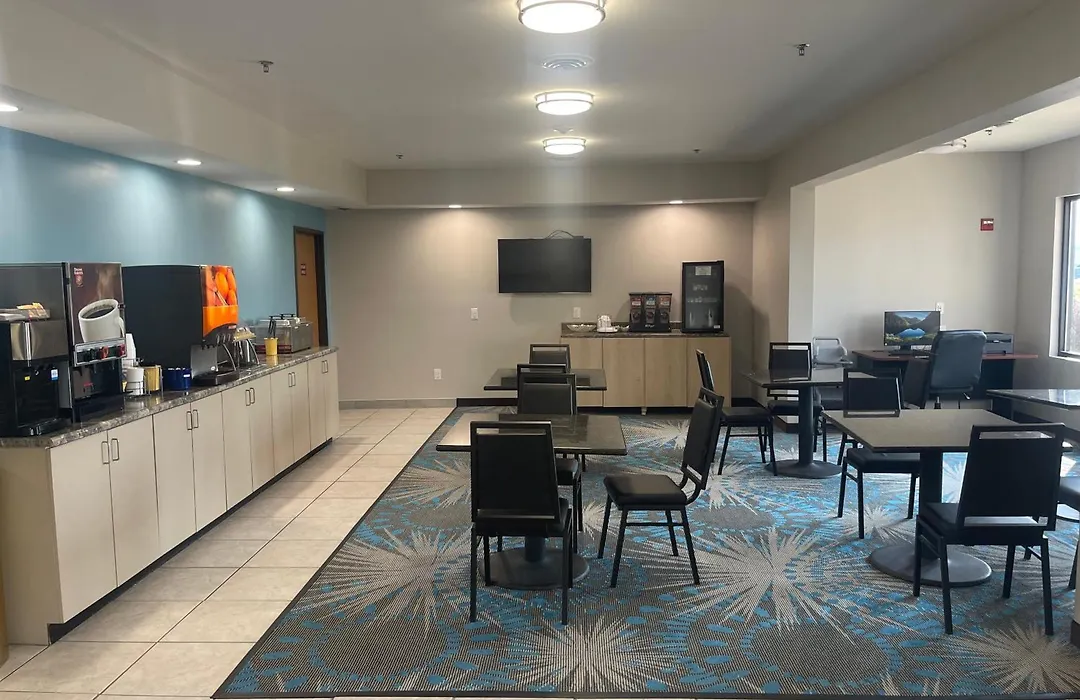 Days Inn By Wyndham Jefferson City-1