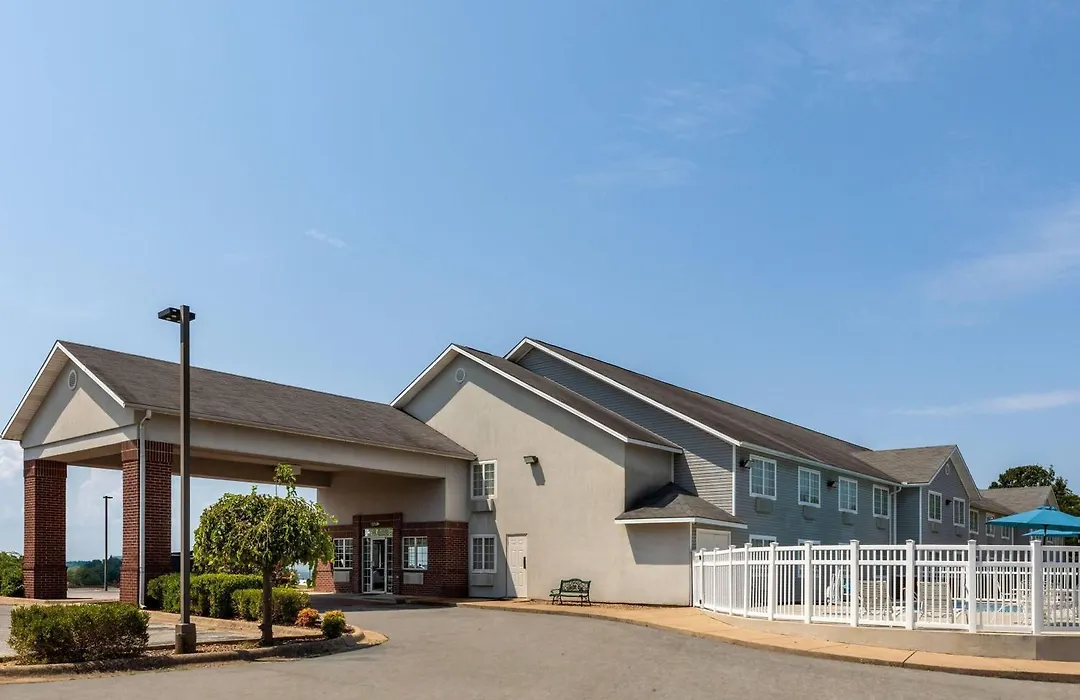 Days Inn By Wyndham Mountain Home-1