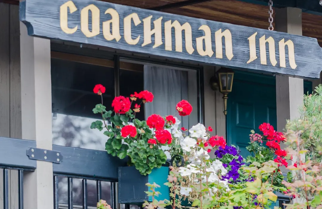 Coachman Inn Oak Harbor-1