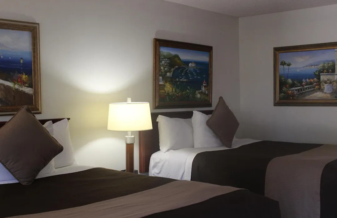 O'Cairns Inn And Suites-1