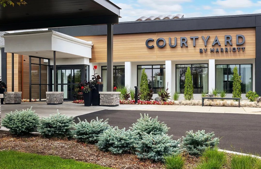 Courtyard By Marriott Chicago Waukegan / Gurnee-1