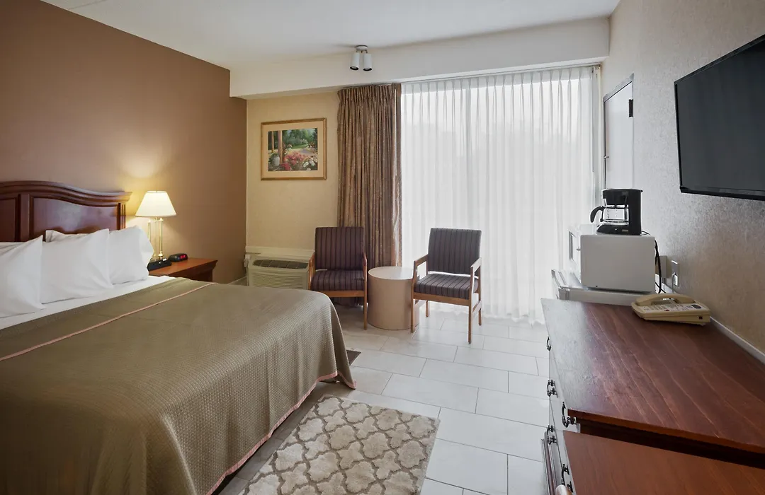 Howard Johnson By Wyndham Toms River-1