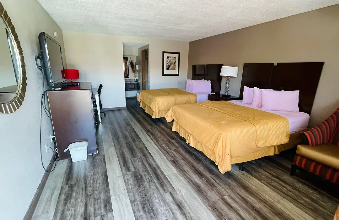 Royal Inn & Suites-1